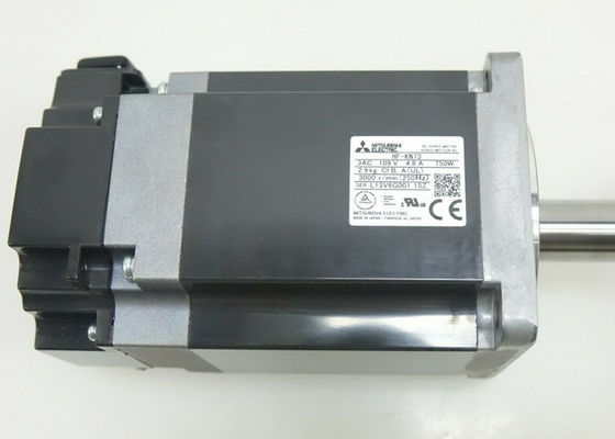 Motor servo industrial HF-KN73JK 4.8A de la serie 750W del HF de Mitsubishi Electric para la máquina del CNC