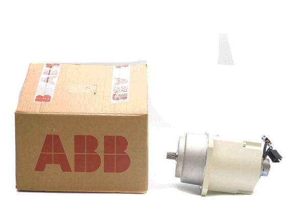 El motor servo 3HAC17333-1 parte 2781W el tipo B 200V 12A del motor M33
