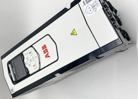 Impulsión del inversor 3AUA0000090435 21A 11KW de la frecuencia ACS880-01-021A-5