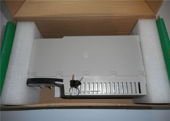 Peso 10 /2/ de la CPU 2.00lbs del PLC de 140CPU65260 Modicon Quantum 4 ranuras