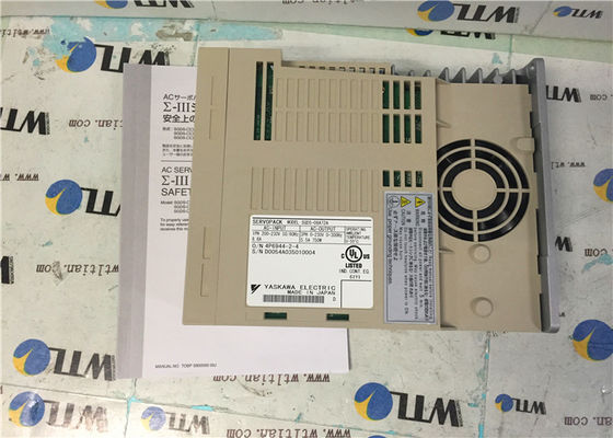 El servo industrial de 50/60HZ SERVOPACK conduce YASKAWA SGDS-08A72A 750W