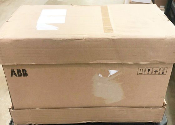 La CA de la baja tensión del inversor de la frecuencia de ACS880-01-096A-5 3AUA0000090441 conduce 96A