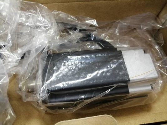 Original 60HZ del MOTOR de CA nueva YASKAWA SGMAH-08A1A41 750W los 2.39N/M