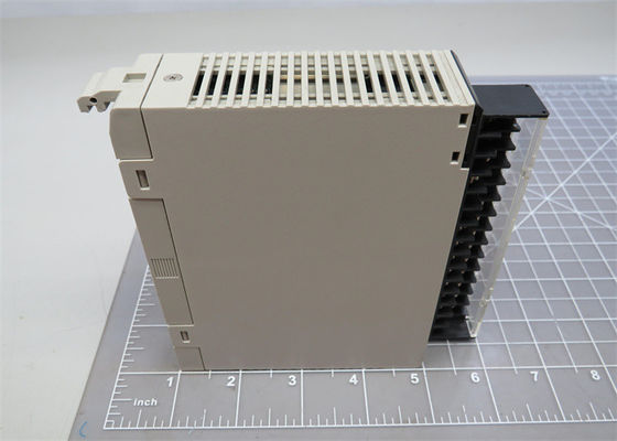 Omron C200H-DA003 HIZO SALIR V HECHO SALIR 8X 1-5 V del ANÁLOGO -10 A 10 del MÓDULO 8