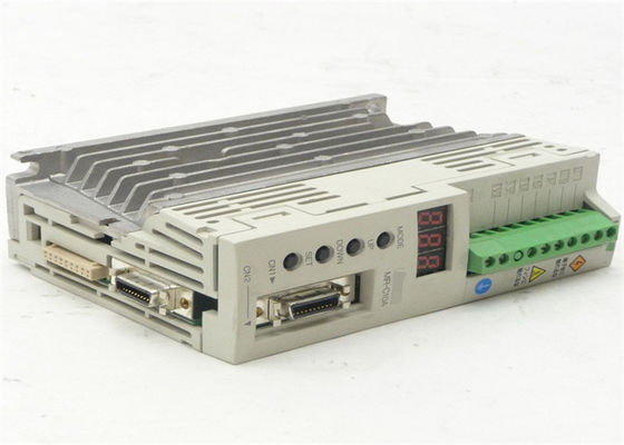 Impulsión industrial SERVA del AMPLIFICADOR MR-C10A 100W 200-230V 50/60Hz 0.85A de la CA de MITSUBISHI NUEVA