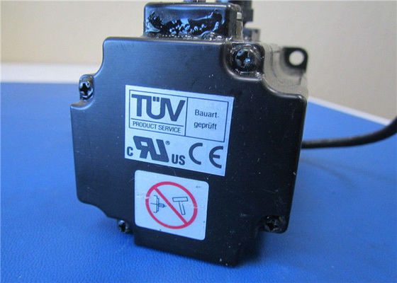 Motor servo industrial C de la CA de Yaskawa 100W 200V 0.89A del motor servo de SGMPH-01AAE4C