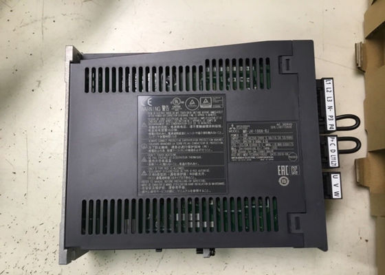 Impulsión serva SERVA del AMPLIFICADOR MR-J4-100A-RJ 200V de la CA de Mitsubishi 1KW NUEVA en existencia