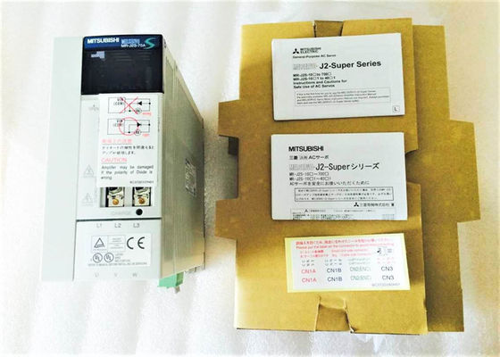 El servo industrial de MR-J2S-40B-EE006 Mitsubishi conduce 3 el amplificador servo de la FASE 400w