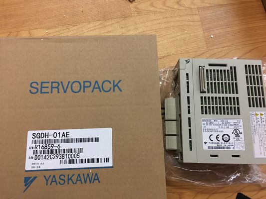 El servo industrial 50/60HZ conduce YASKAWA SGDH-01AE SERVOPACK a estrenar