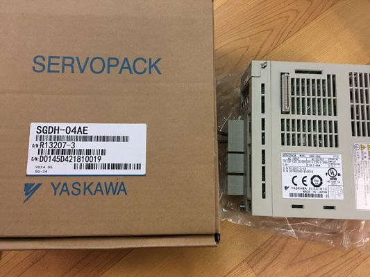 El servo industrial 50/60HZ conduce YASKAWA SGDH-04AE SERVOPACK a estrenar