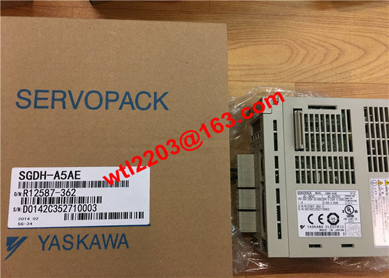 El servo industrial 50/60HZ conduce YASKAWA SGDH-A5AE SERVOPACK a estrenar
