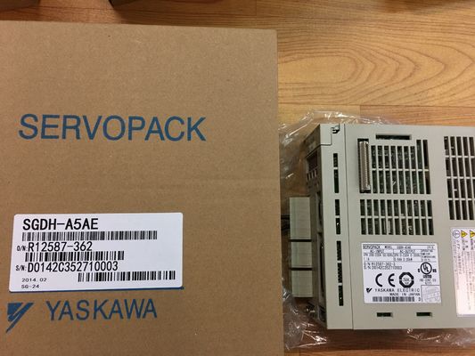 El servo industrial 50/60HZ conduce YASKAWA SGDH-A5AE SERVOPACK a estrenar
