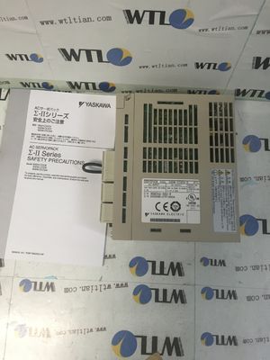 El servo industrial 50 60HZ conduce YASKAWA SGMD-02ADA-R SERVOPACK a estrenar