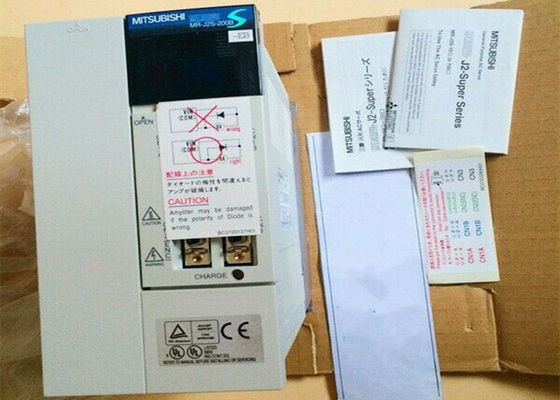 Impulsión SERVA industrial 200V de la CA del AMPLIFICADOR MR-J2S-20B-EB de Mitsubishi Electric NUEVA en existencia