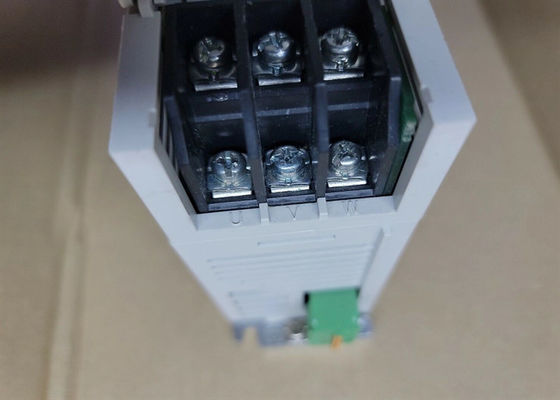 El servo industrial MR-J2S-70CP-S011 conduce el amplificador servo de Mitsubishi
