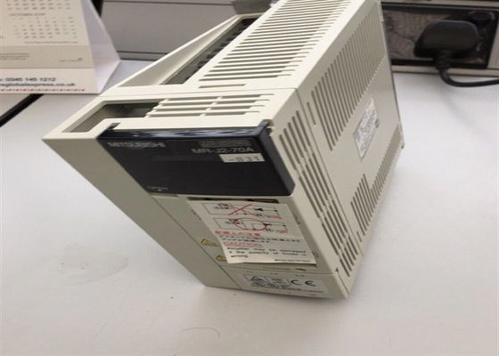 El servo industrial MR-J2S-70A-PM070 conduce el amplificador servo de Mitsubishi