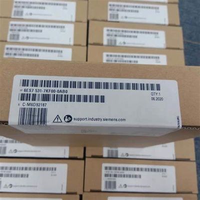 GE IC697CPM790 CPU de 64 megaciclos con capacidad del cálculo usando una coma flotante de 32 bits