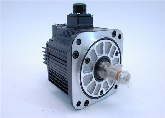Motor servo nuevo de SGMG-05ASRCS 1PCS y original industrial nuevo 450W 3.8A de la CA de Yaskawa