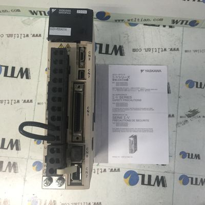 El servo industrial 50/60HZ conduce YASKAWA SGDV-R90A01A SERVOPACK a estrenar