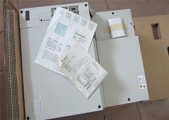 El SERVO de la serie de Mitsubishi Melservo MR-H CONDUCE el amplificador servo MR-H15KBN-S300 de la CA NUEVO