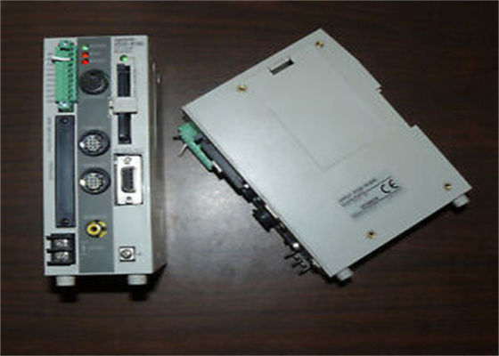 De Omron V530-R160E del CÓDIGO DE BARRAS 2.o NPN 20.4-26.4VDC regulador programable de la lógica del PLC del LECTOR