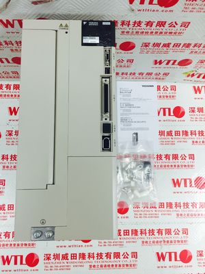 El servo industrial de la garantía de un año conduce YASKAWA SGDV-330A01A Servopack 50/60HZ