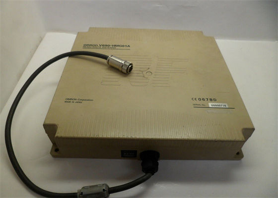 Omron V690-HMG01A ANTENNA/CONTROLLER regulador programable de la lógica del PLC de 2,4 gigahertz