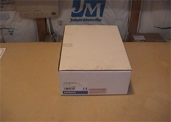 Regulador programable PRINCIPAL de la lógica del PLC de la ALTA PRECISIÓN del SENSOR del laser de Omron Z300-S5T