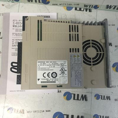 El servo industrial 50/60HZ conduce YASKAWA SGDS-04A15A SERVOPACK a estrenar