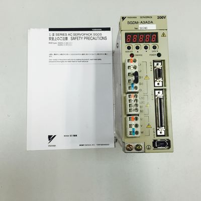 El servo industrial 50/60HZ conduce YASKAWA SGDM-A3 ADA Servopack 1PH 200-230V 0.82A