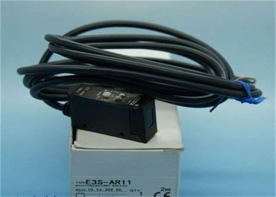 Regulador programable de la lógica del PLC del CONECTOR los 0.3M de Omron E3S-AR11-M1J