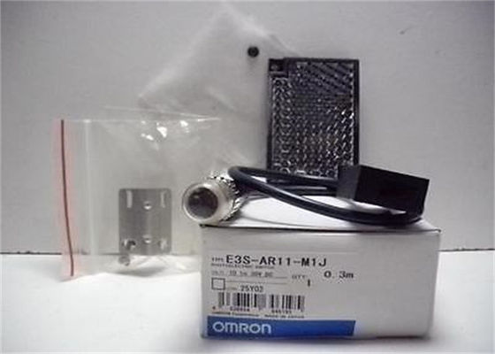 Regulador programable de la lógica del PLC del CONECTOR los 0.3M de Omron E3S-AR11-M1J