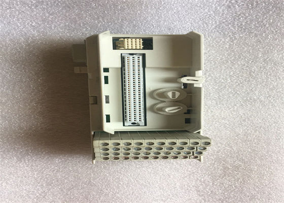 Unidad de la terminación del módulo del acuerdo de ABB TU818V1, MTU, terminal de la entrada-salida de 50V 3BSE069209R1 S800