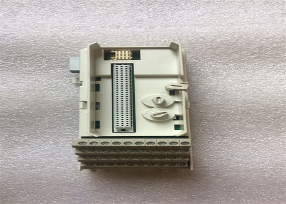 Unidad de la terminación del módulo del acuerdo de ABB TU818V1, MTU, terminal de la entrada-salida de 50V 3BSE069209R1 S800