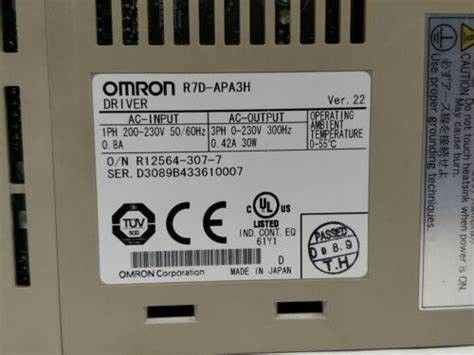 El PULSO SERVO del CONDUCTOR 30W de Omron R7D-APA3H ENTRÓ 240 la carga MONOFÁSICA del VAC 0.42A 200V