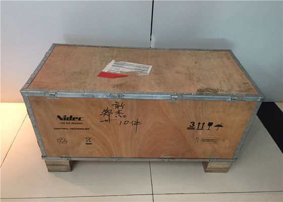 Impulsión SP5401 Emerson Unidrive 380V-400V del soporte del panel de CA de las técnicas de control 55/75KW NUEVO