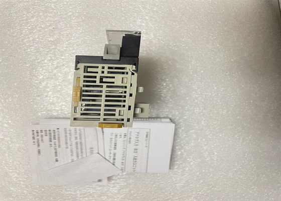 La automatización de CJ1W-AD081-V1 Omron y la serie de la seguridad CJ ENTRARON ANÁLOGO del MÓDULO 8