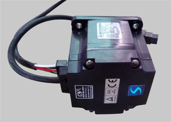 MOTOR SERVO 200 W 3000 RPM DE MITSUBISHI HC-UFS23K 118 VAC 1,1 AMPERIOS