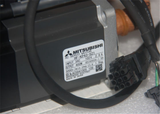 Velocidad industrial 3000RPM del motor servo HF-KP43-S21 102V de la CA 400W de Mitsubishi NUEVA en existencia