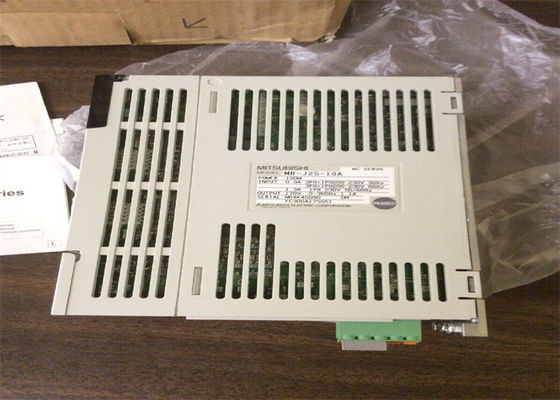 Amplificador servo de la impulsión MR-J2S-10A 170V de la CA del CNC de Mitsubishi 100W NUEVO en existencia