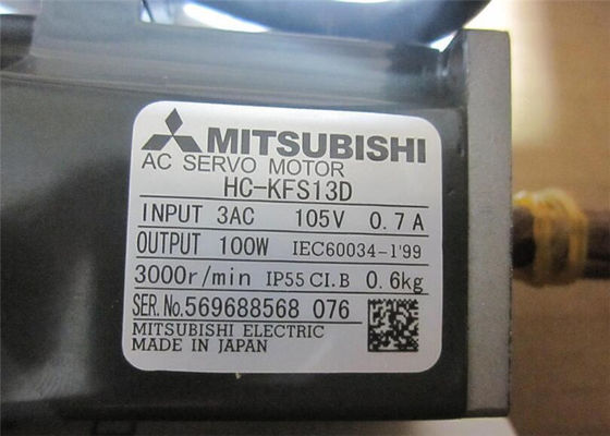 NUEVO motor servo industrial HC-KFS13D 3AC 105V 0.7A de la CA de Mitsubishi 100W en existencia