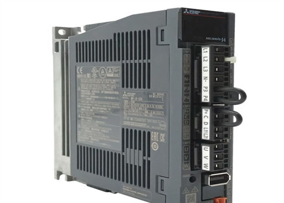 El servo industrial de MR-J4W2-1010B Mitsubishi conduce el amplificador servo MELSERVO J4