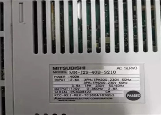 El servo industrial MR-J2S-40B-S210 conduce el amplificador servo de Mitsubishi