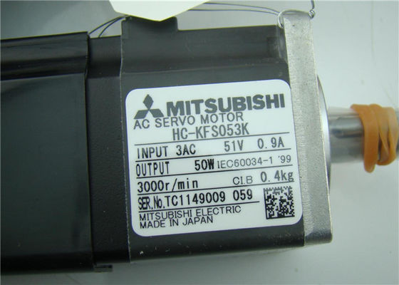 Motor servo industrial 51V 0.9A de la CA de Mitsubishi 50W HC-KFS053K NUEVO en existencia
