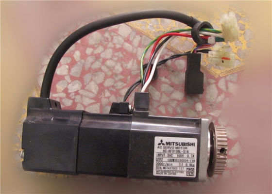 Motor servo industrial HC-KFS13BL-S16 3AC 105V 0.7A de la CA de Mitsubishi 100W