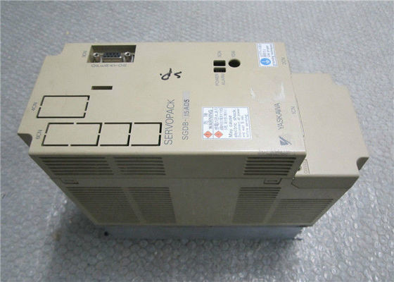 La impulsión serva 200-230V 9.5A Servopack de SGDB-15ADS Yaskawa entró 10 amperios