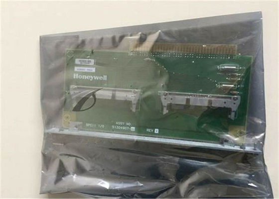 La PC de HONEYWELL 51304907-200 SUBE a la placa de circuito de control de los PUERTOS del MÓDULO 2 del PLC