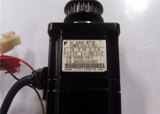 Motor servo síncrono de la CA de SGMP-01A312 Yaskawa 3000RPM 2048PPR 100W 200V