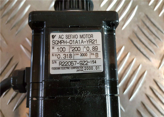 Motor servo síncrono de la CA de SGMP-01A312 Yaskawa 3000RPM 2048PPR 100W 200V