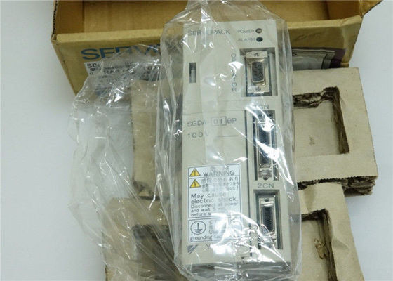Yasakawa SGDA-01VP   La impulsión 100W 0.13HP del motor servo de la CA valoró capacidad